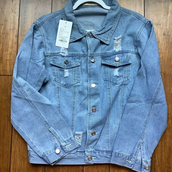 David.Ann Jackets & Blazers - NWT David.Ann Distressed Denim Jacket ❤️🤩😎